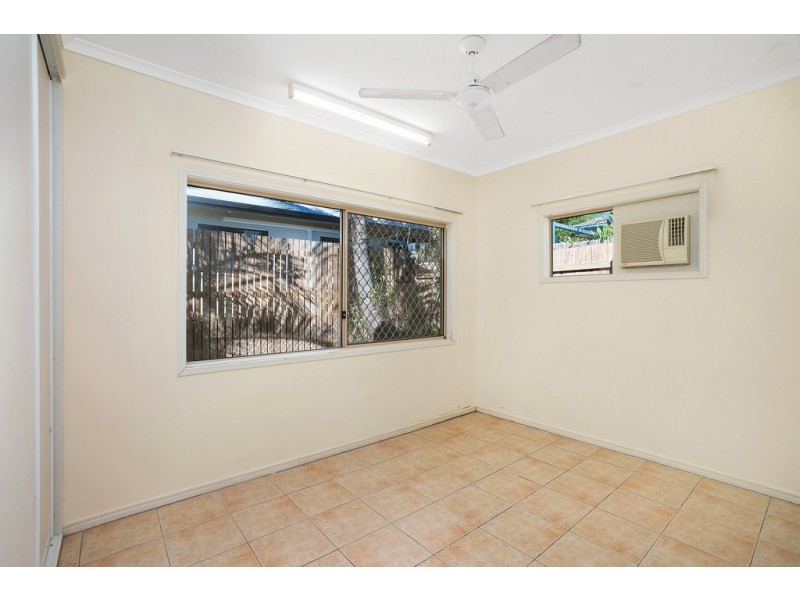 62 Silky Oak Court, Mooroobool QLD 4870