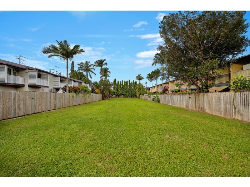 15 Balaclava Road, Earlville QLD 4870