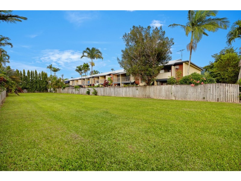 15 Balaclava Road, Earlville QLD 4870