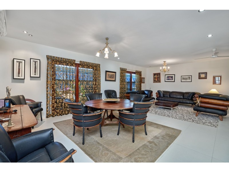 39 Aurelia Road, Palm Cove QLD 4879