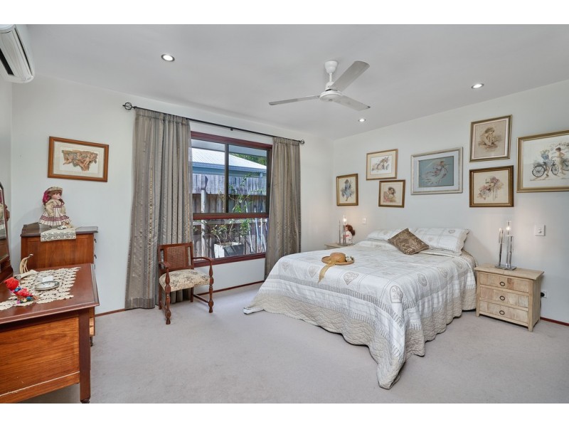 39 Aurelia Road, Palm Cove QLD 4879