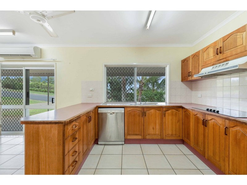 187 Harvey Road, Redlynch QLD 4870