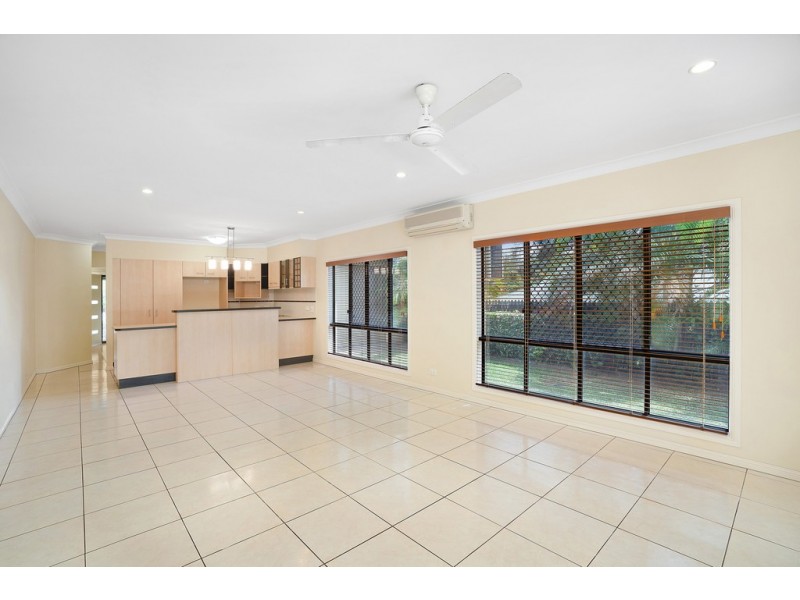 45 Chesterfield Close, Brinsmead QLD 4870