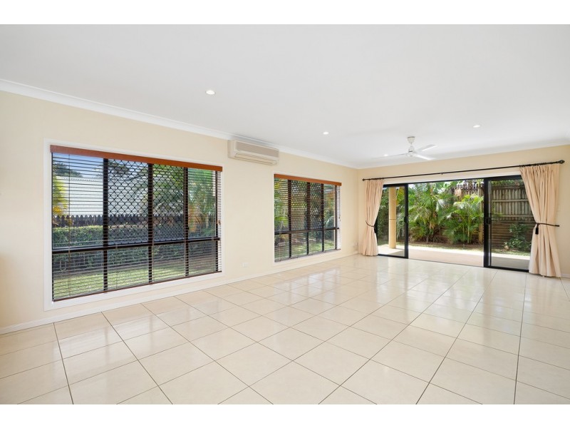 45 Chesterfield Close, Brinsmead QLD 4870