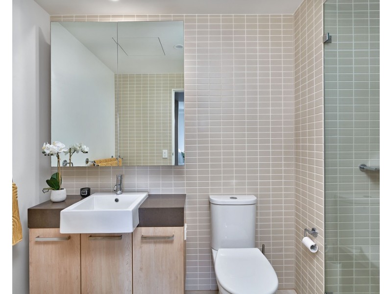 60/1 Marlin Parade, Cairns City QLD 4870