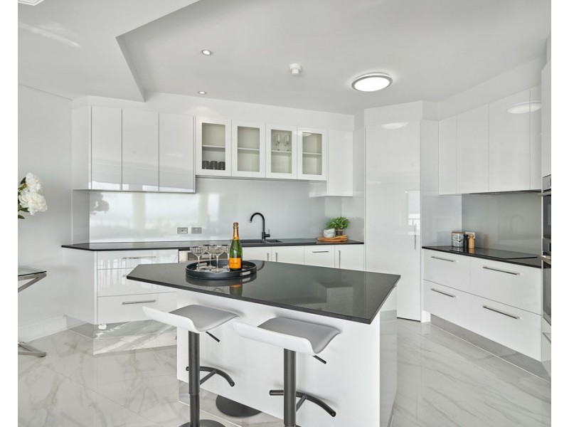 37/181 Esplanade, Cairns North QLD 4870