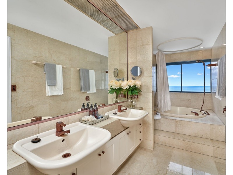 37/181 Esplanade, Cairns North QLD 4870