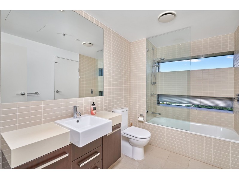 74/1 Marlin Parade, Cairns City QLD 4870