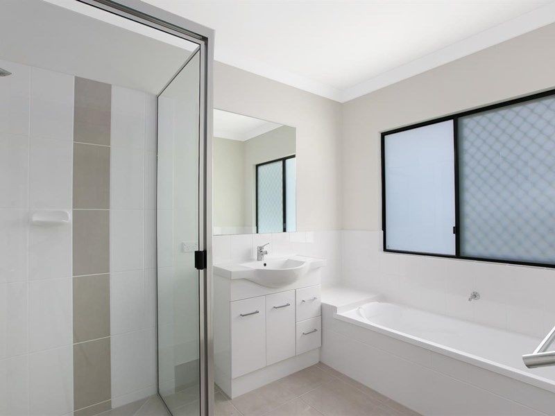 Bentley Park QLD 4869