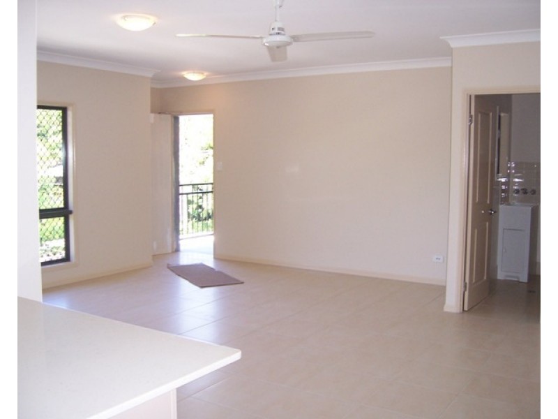 2/14-16 Macilwraith Street, Manoora QLD 4870