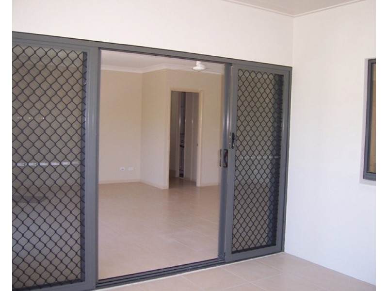 2/14-16 Macilwraith Street, Manoora QLD 4870