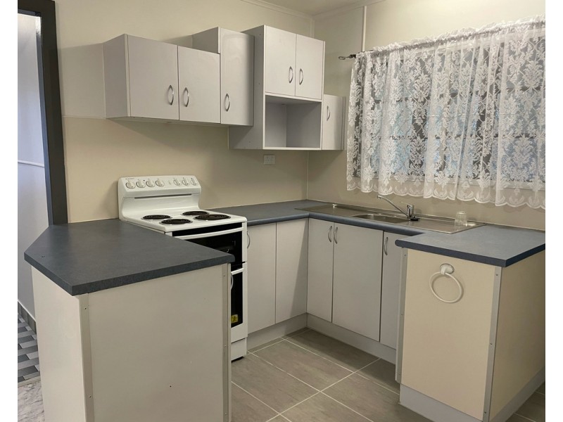 190 Pease Street, Manoora QLD 4870