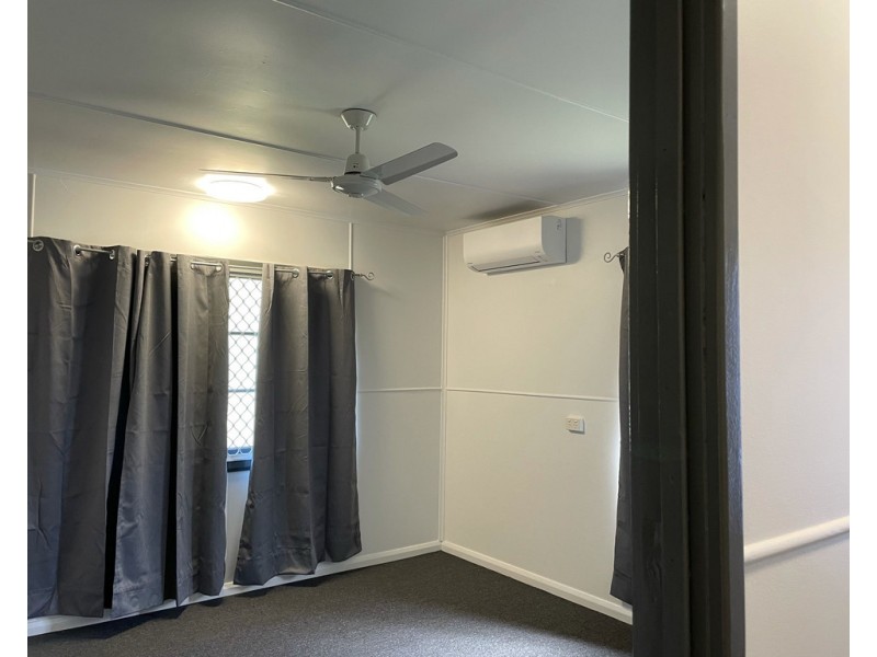190 Pease Street, Manoora QLD 4870
