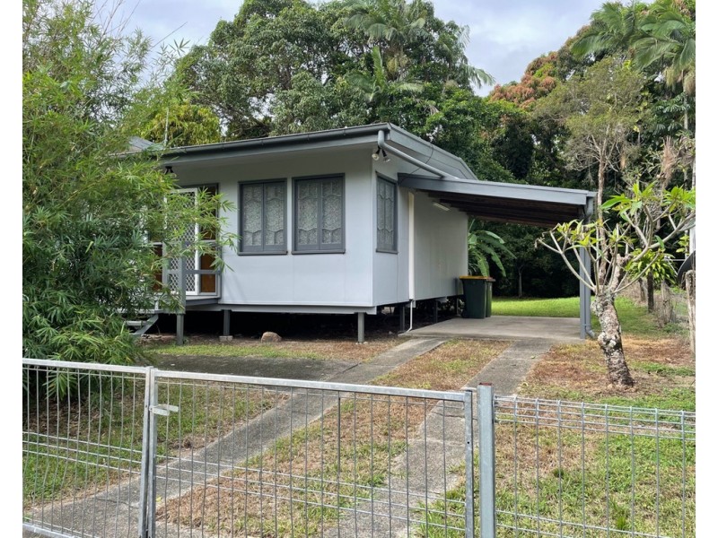 190 Pease Street, Manoora QLD 4870