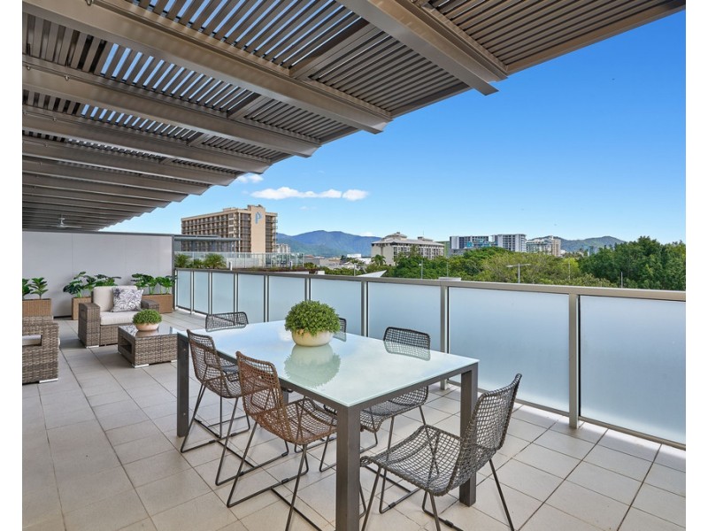 8/1 Marlin Parade, Cairns City QLD 4870