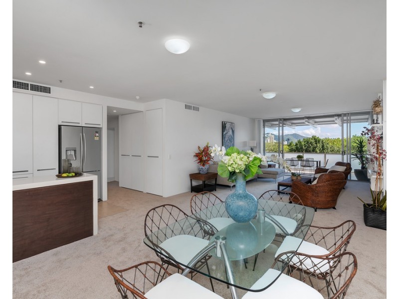 8/1 Marlin Parade, Cairns City QLD 4870
