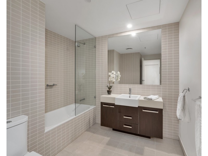 8/1 Marlin Parade, Cairns City QLD 4870