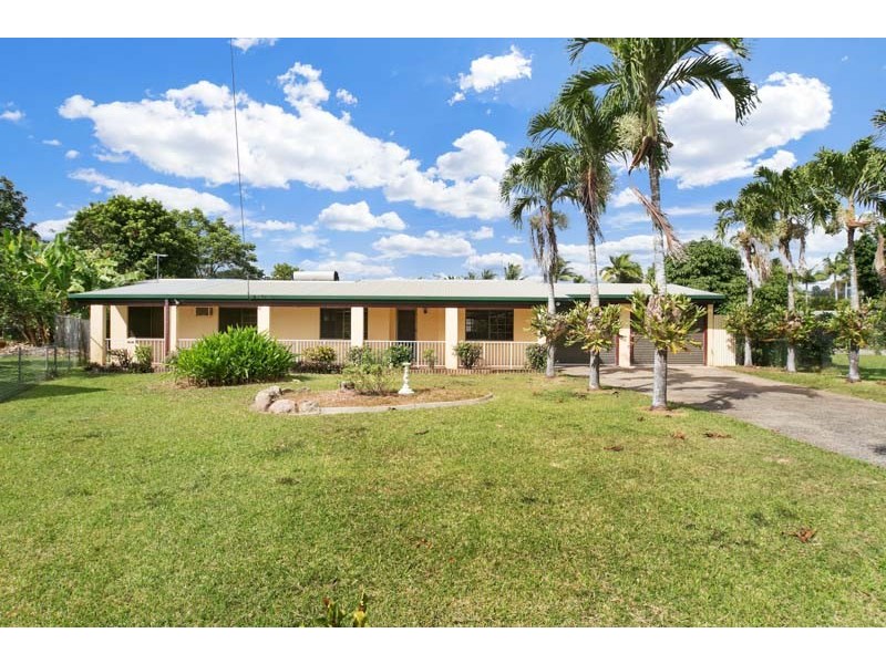 3 Jean Close, Woree QLD 4868