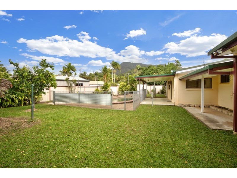 3 Jean Close, Woree QLD 4868