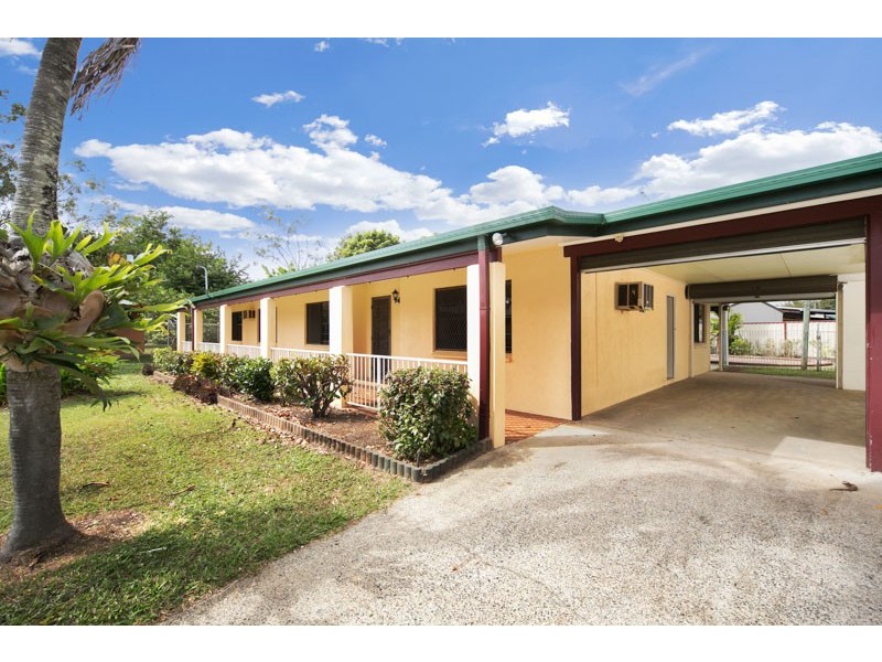 3 Jean Close, Woree QLD 4868
