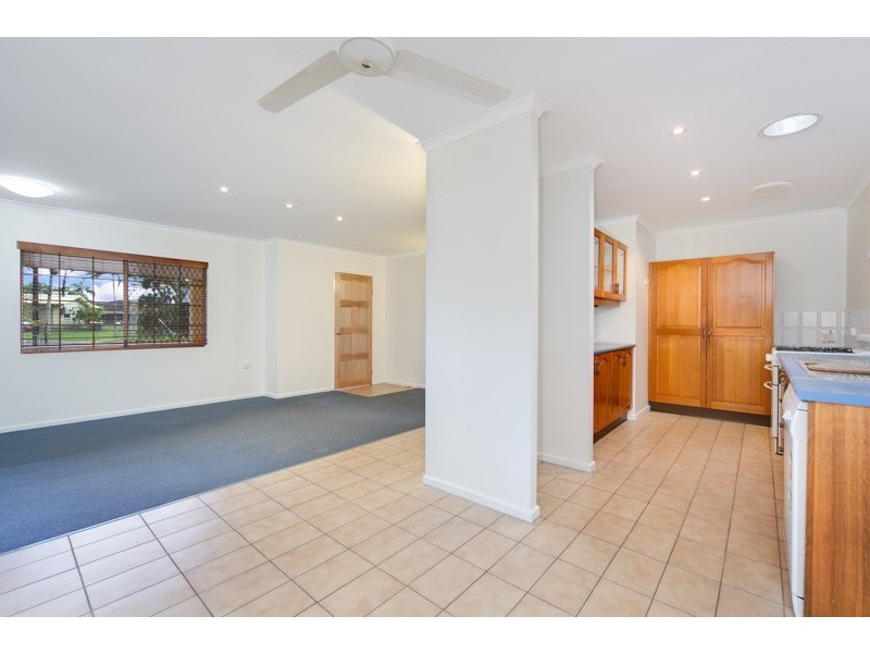 3 Jean Close, Woree QLD 4868