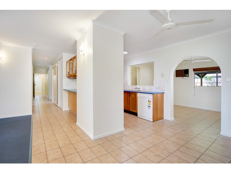 3 Jean Close, Woree QLD 4868