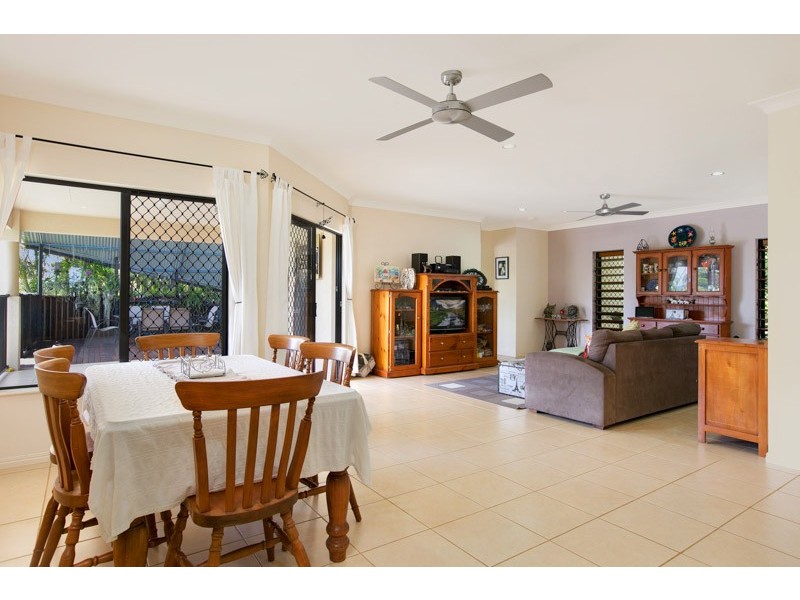 9 Barcoo Close, Bentley Park QLD 4869