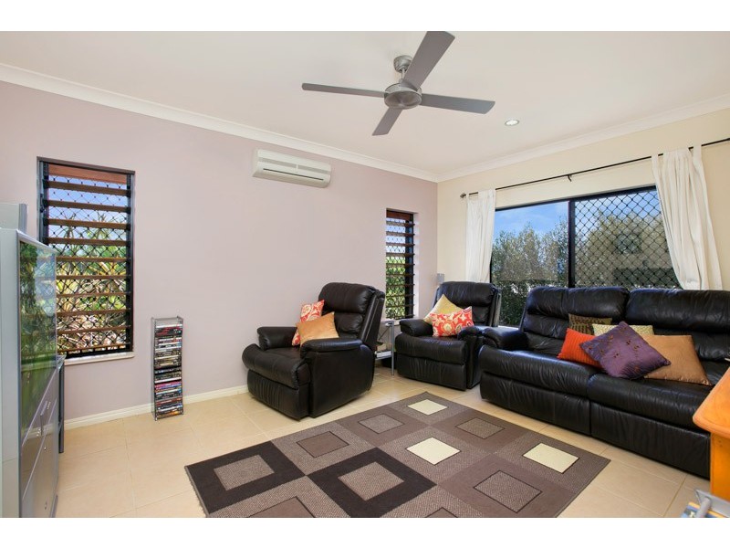 9 Barcoo Close, Bentley Park QLD 4869