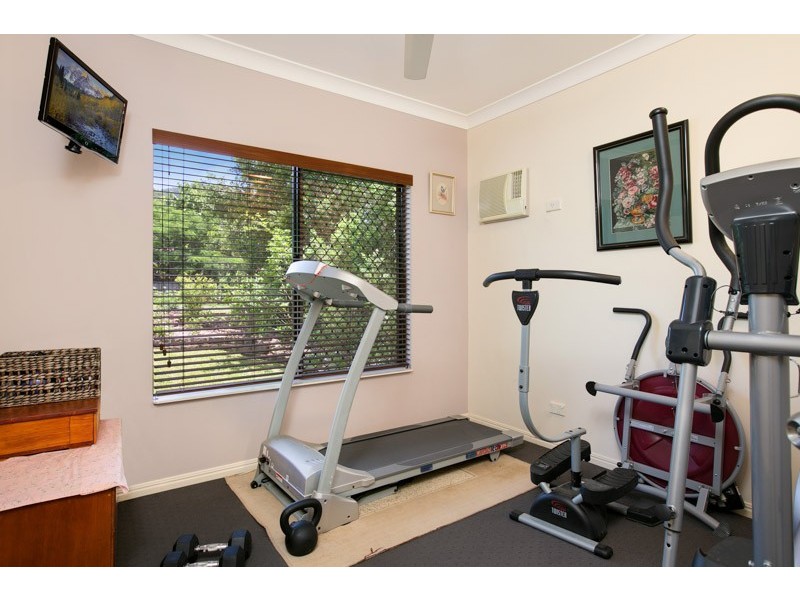 9 Barcoo Close, Bentley Park QLD 4869