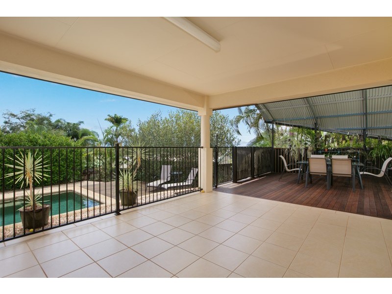 9 Barcoo Close, Bentley Park QLD 4869