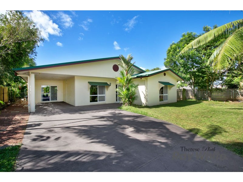 8 Beagle Close, Bentley Park QLD 4869