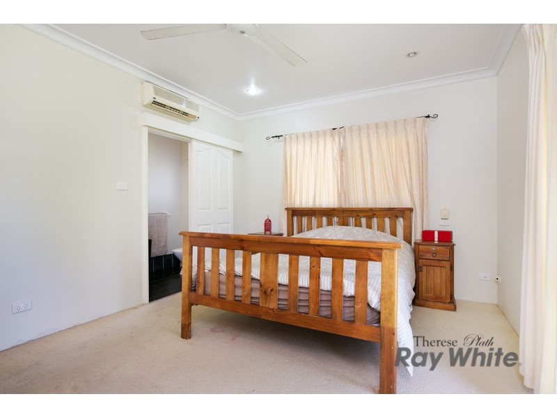 8 Beagle Close, Bentley Park QLD 4869