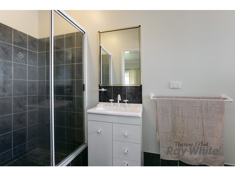 8 Beagle Close, Bentley Park QLD 4869