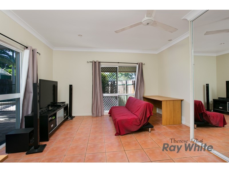 8 Beagle Close, Bentley Park QLD 4869