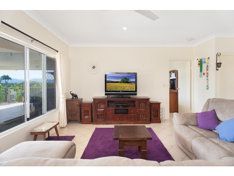6 Barcoo Close, Bentley Park QLD 4869