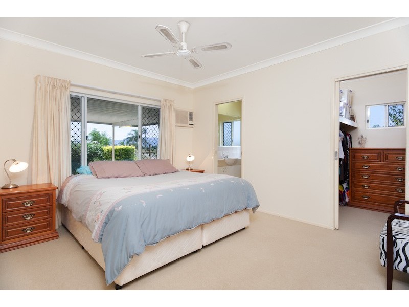 6 Barcoo Close, Bentley Park QLD 4869