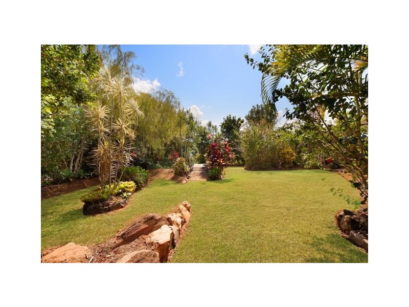 25 Amethyst Street, Bayview Heights QLD 4868