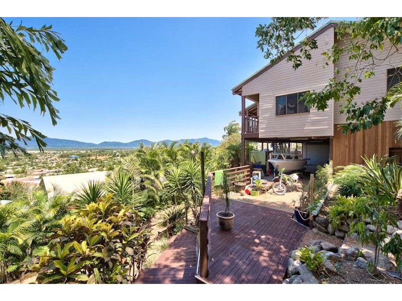 22 Jumna Close, Bentley Park QLD 4869