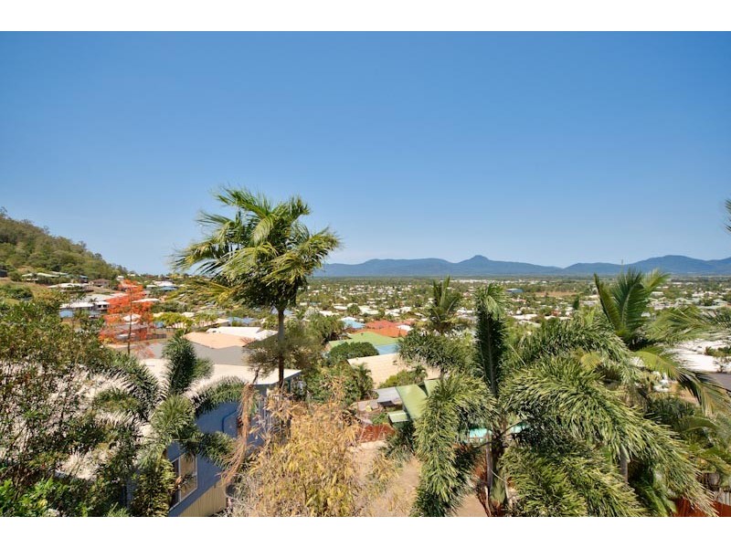 22 Jumna Close, Bentley Park QLD 4869