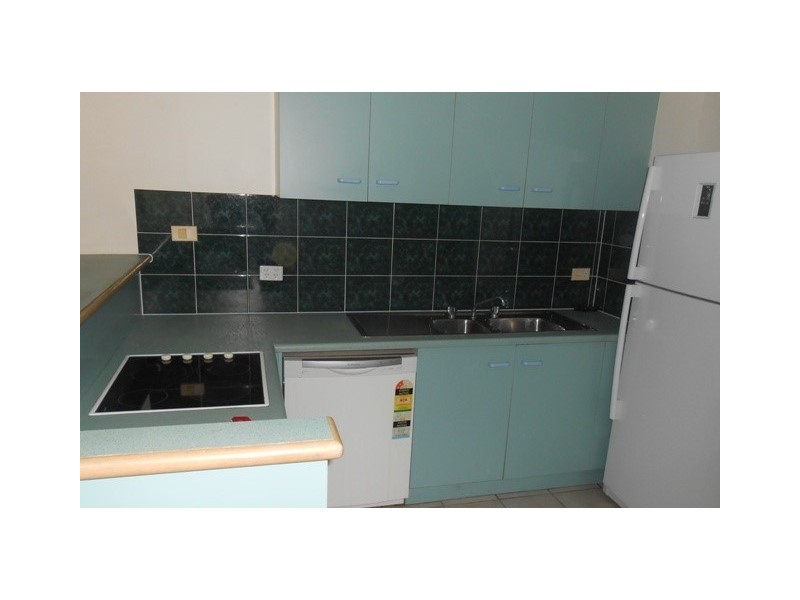 28/327 Lake Street, Cairns City QLD 4870