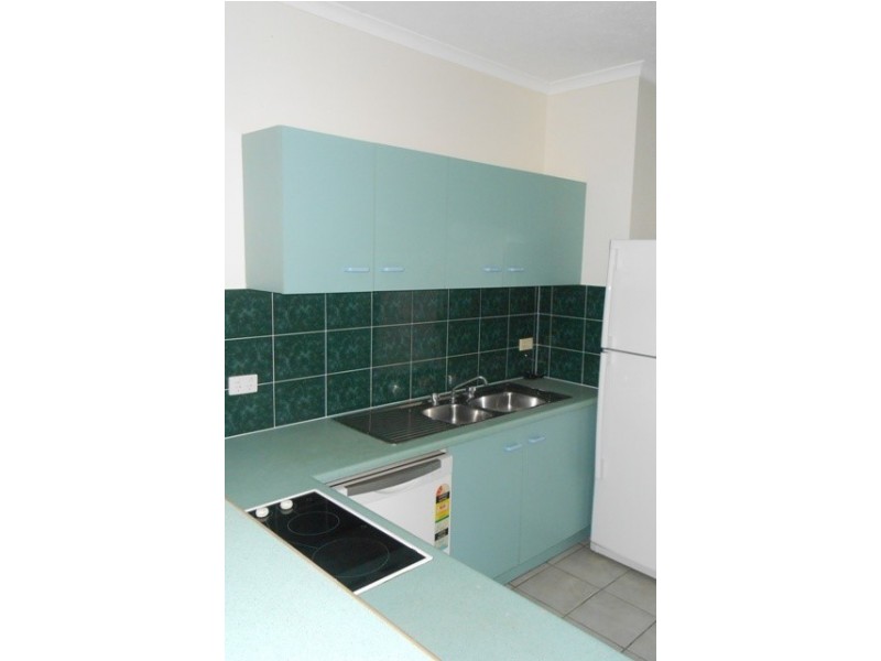 28/327 Lake Street, Cairns City QLD 4870