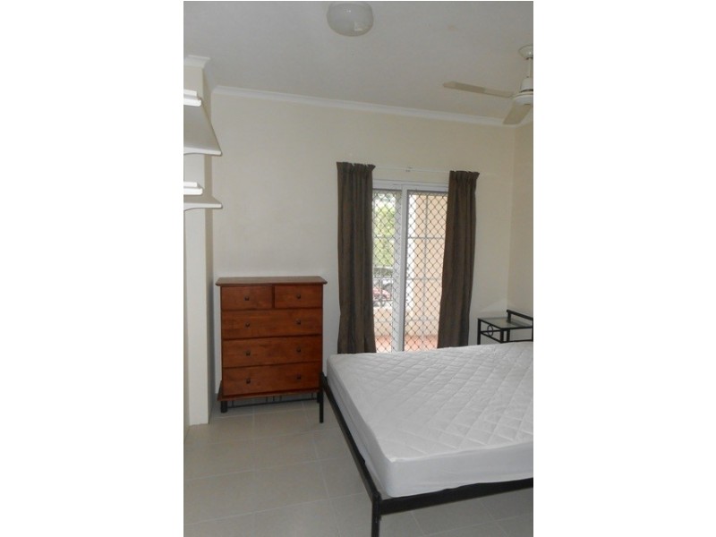 28/327 Lake Street, Cairns City QLD 4870