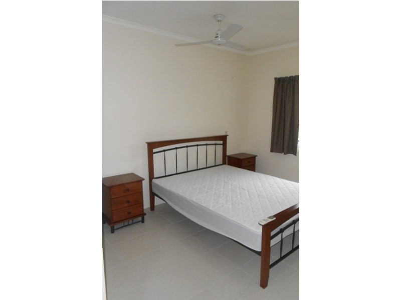 28/327 Lake Street, Cairns City QLD 4870