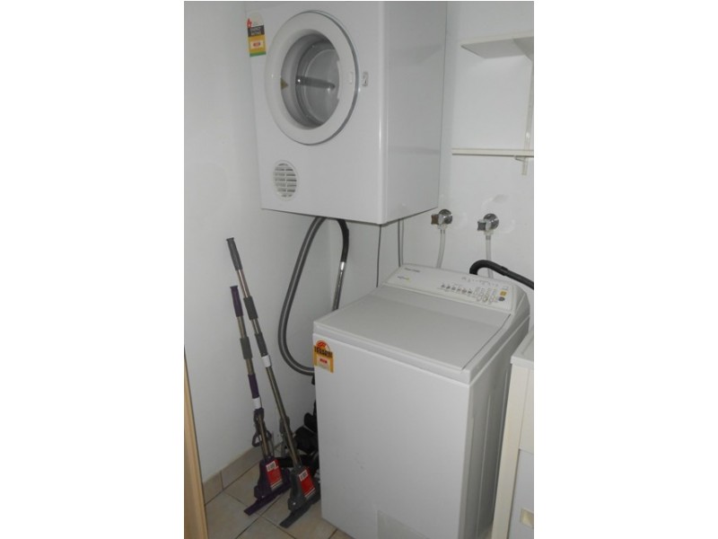 28/327 Lake Street, Cairns City QLD 4870