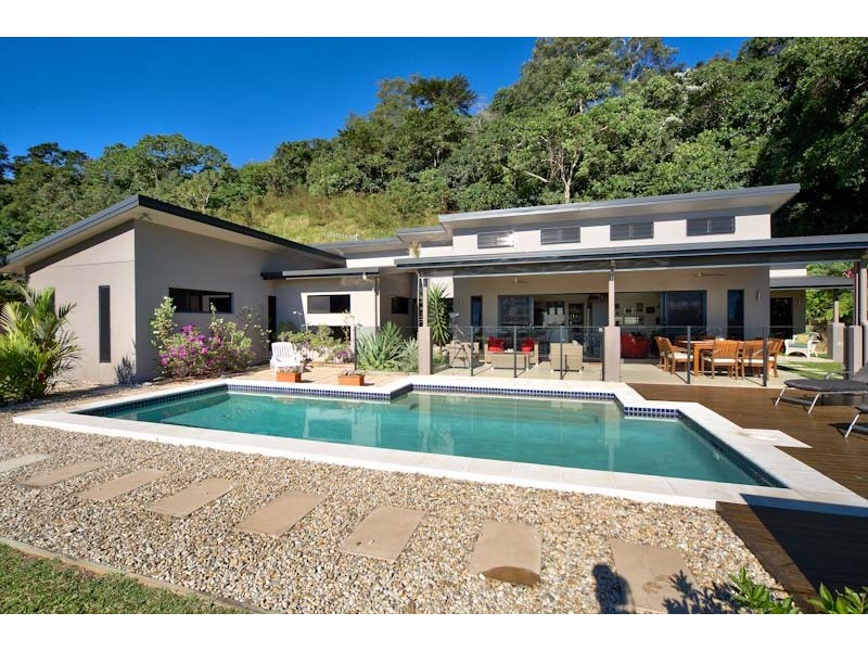 6-8 Barringtonia Close, Redlynch QLD 4870