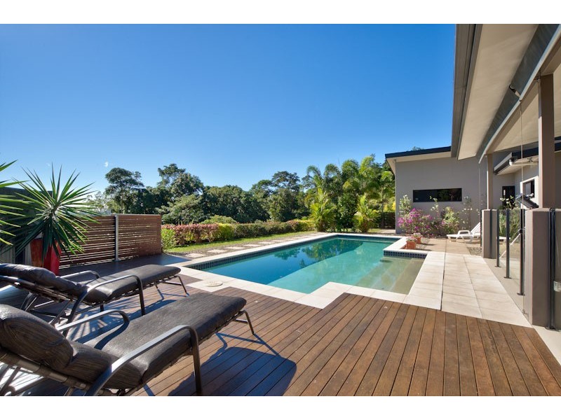 6-8 Barringtonia Close, Redlynch QLD 4870