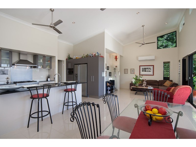 6-8 Barringtonia Close, Redlynch QLD 4870