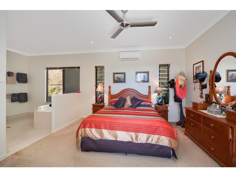 6-8 Barringtonia Close, Redlynch QLD 4870