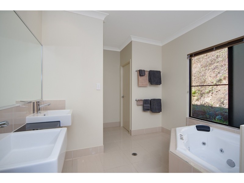 6-8 Barringtonia Close, Redlynch QLD 4870