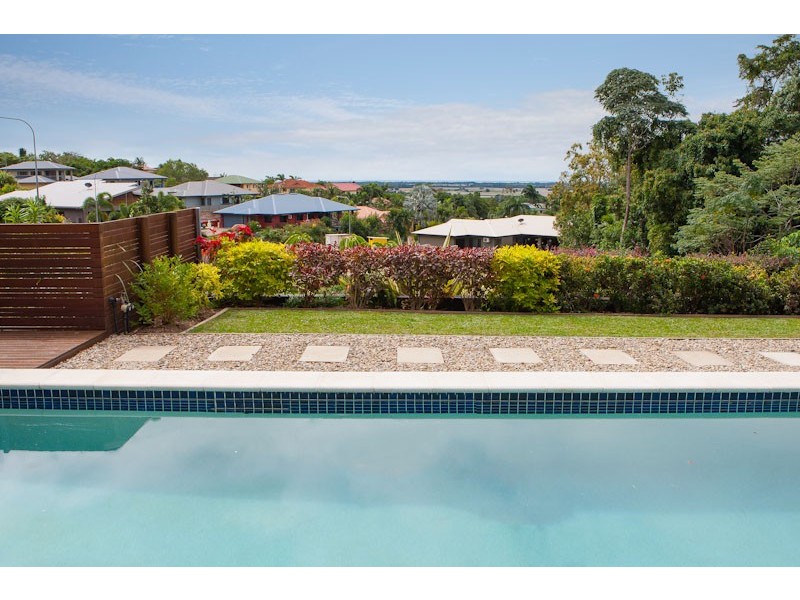 6-8 Barringtonia Close, Redlynch QLD 4870